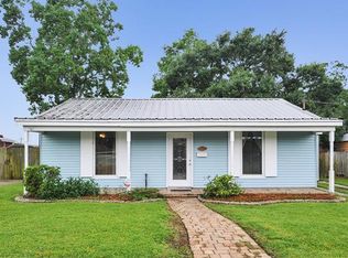 1124 Evergreen Dr, Gretna, LA 70053