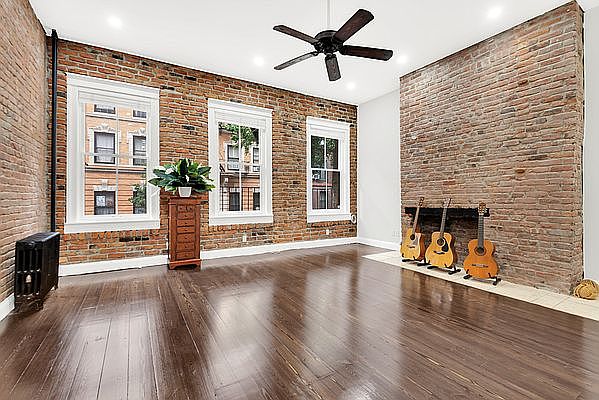 1st image of 198 W 10th St APT 3