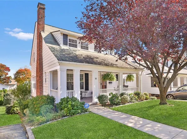 207 Clinton Avenue, New Rochelle, NY 10801