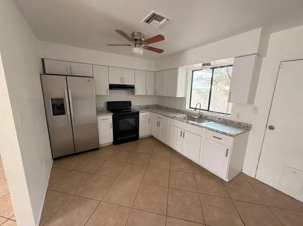 4544 E Caballero Cir APT 2, Mesa, AZ 85205