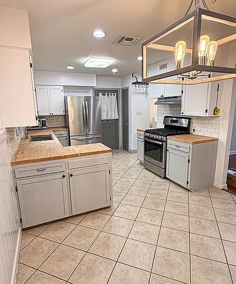 625 Catalina Pl — Photo 3
