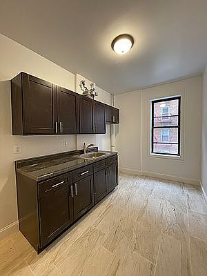 4th image of 5758 Mosholu Ave #1