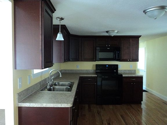 2nd image of 124 Coral Crest Dr