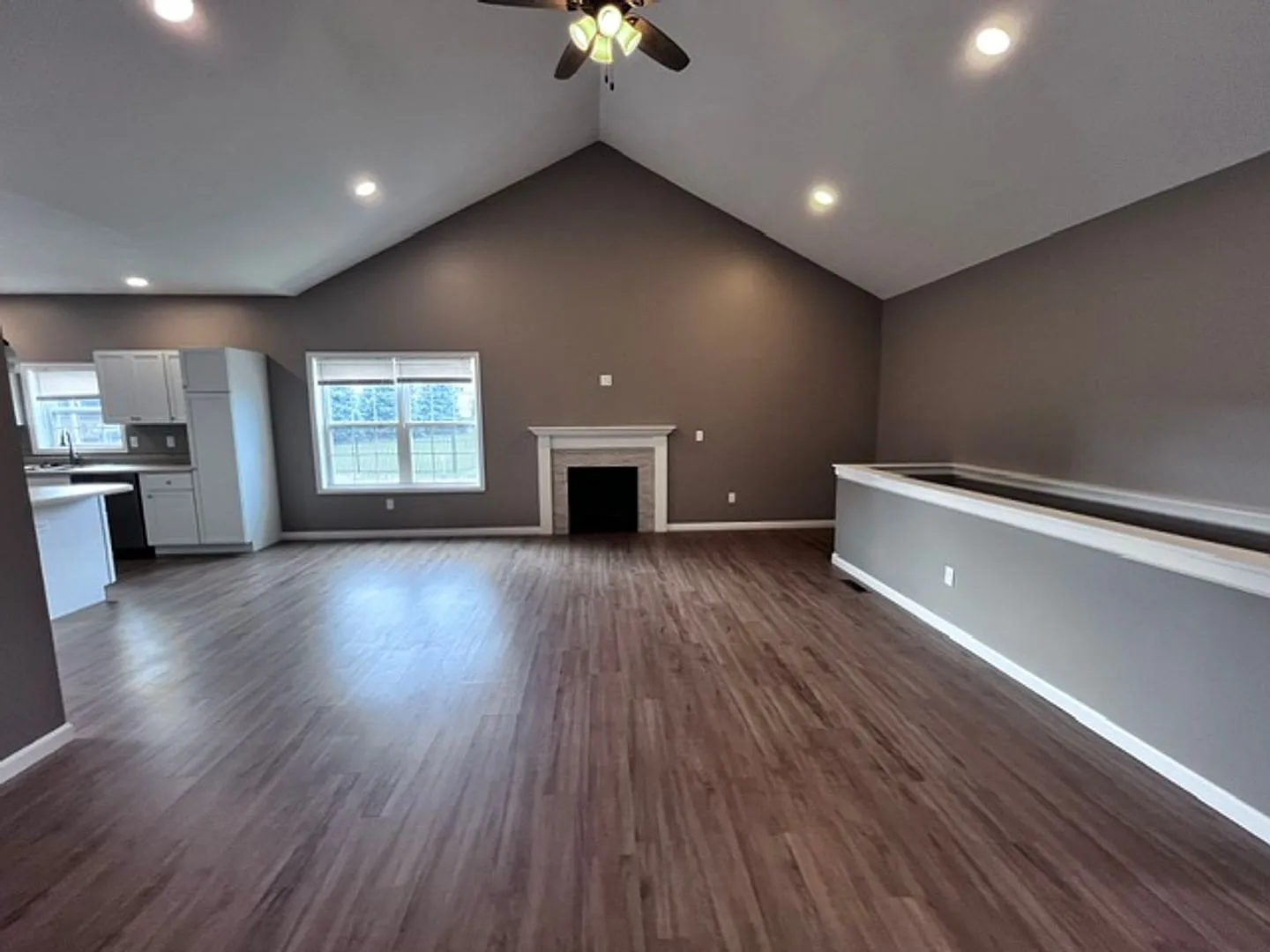 NEW Construction - move in ready - Charming 3-bedroom/2-bathroom duplex in Washington, IL — Photo 3
