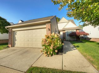 6307 Ferraina Dr, Westland, MI 48185