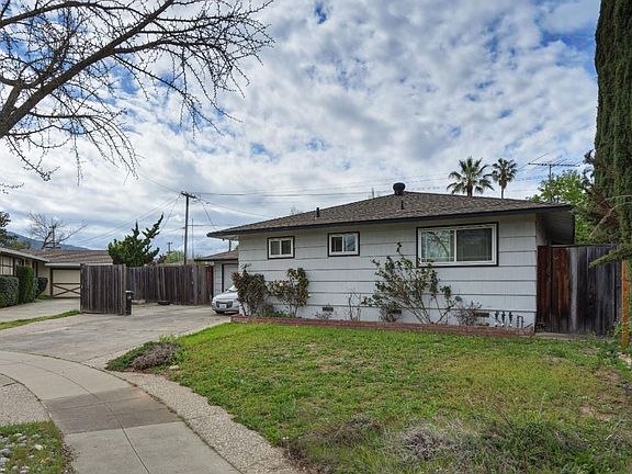 3rd image of 4823 Basswood Ct