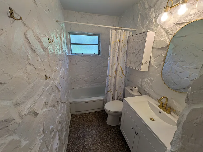 10981 Village Green Ave — Photo 18