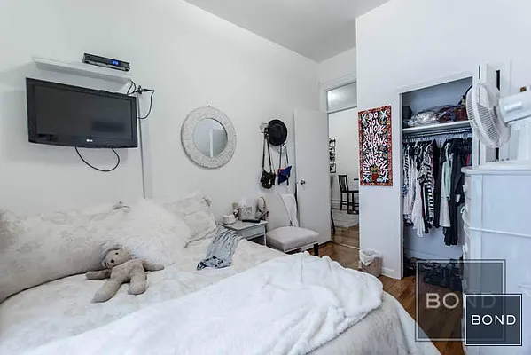 Rented by Bond New York | media 12