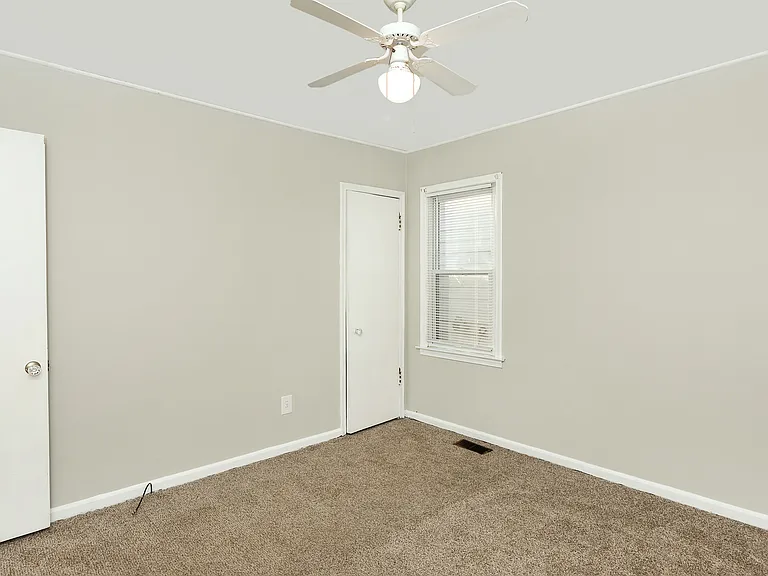 2318 Fisher St — Photo 12