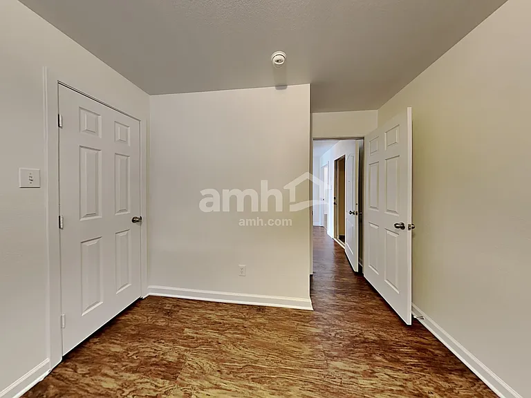 2040 Bliss Rd — Photo 16