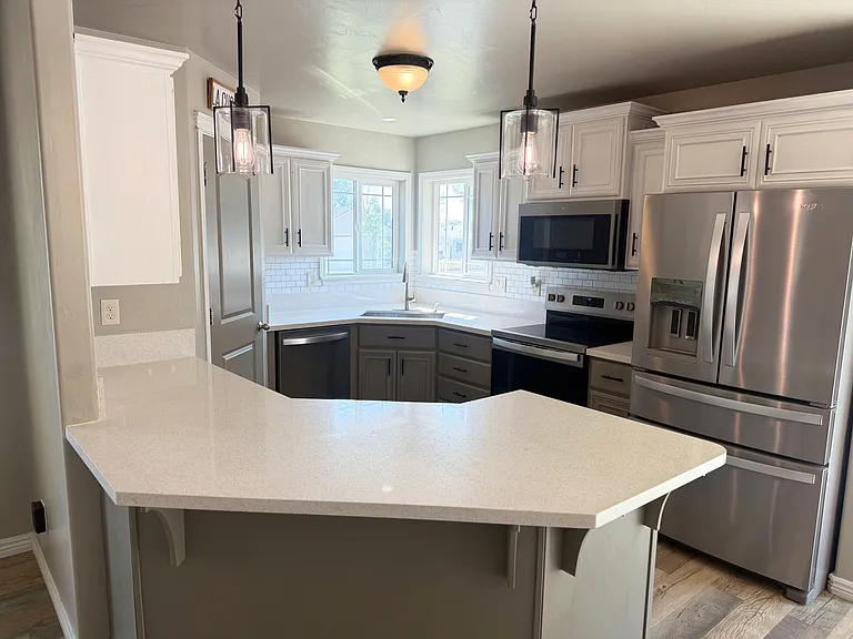 1408 Lauren Ln — Photo 5