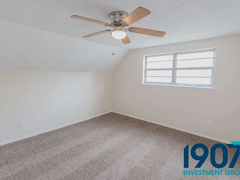 9212 S McKinley Ave — Photo 25
