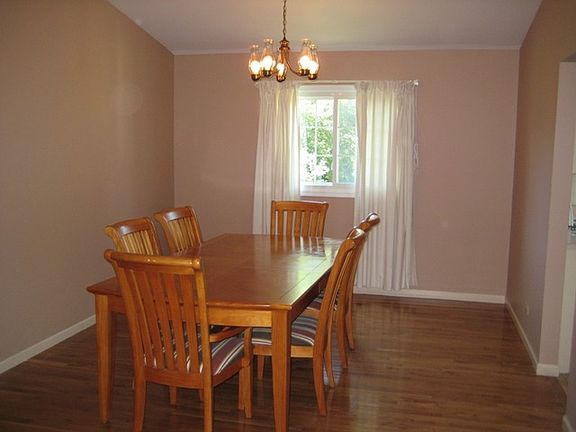 3rd image of 1885 Shorewood Dr W