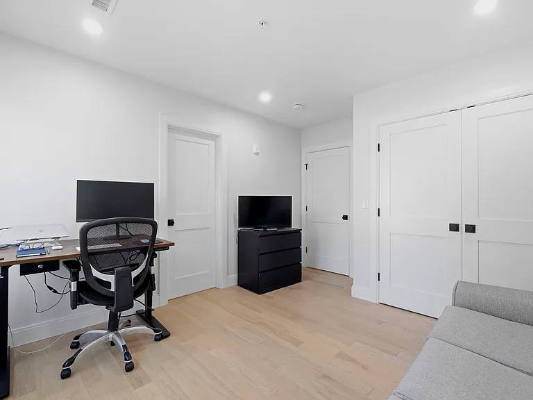 52 W Emerson St #6 — Photo 17