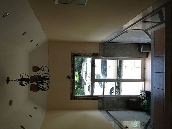 2nd image of 658 Sandford Ave APT I