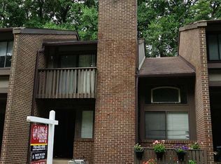 2158 Glencourse Ln, Reston, VA 20191