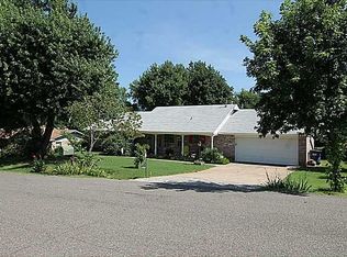 1728 E Cottonwood Ter, Mustang, OK 73064