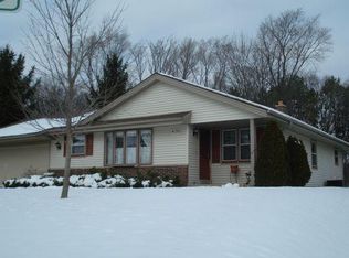 4120 W Granada St, Greenfield, WI 53221