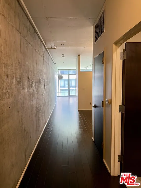 1 bed, 1.0 bath, 860 sqft, $2,695 — Photo 3