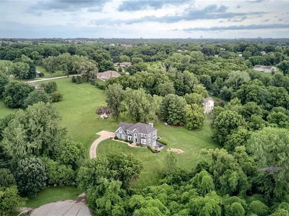 7607 N Caldwell Ave, Kansas City, MO 64152