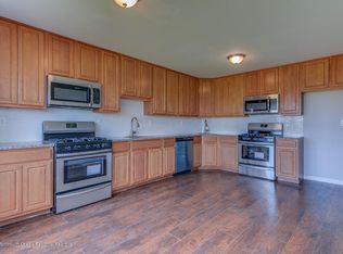 99 N Crest Pl, Lakewood, NJ 08701