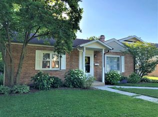 29 Circle Ave, Wheaton, IL 60187