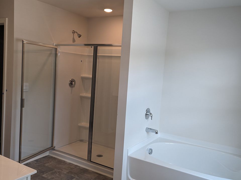 1st image of 494 Stoneybrook Dr
