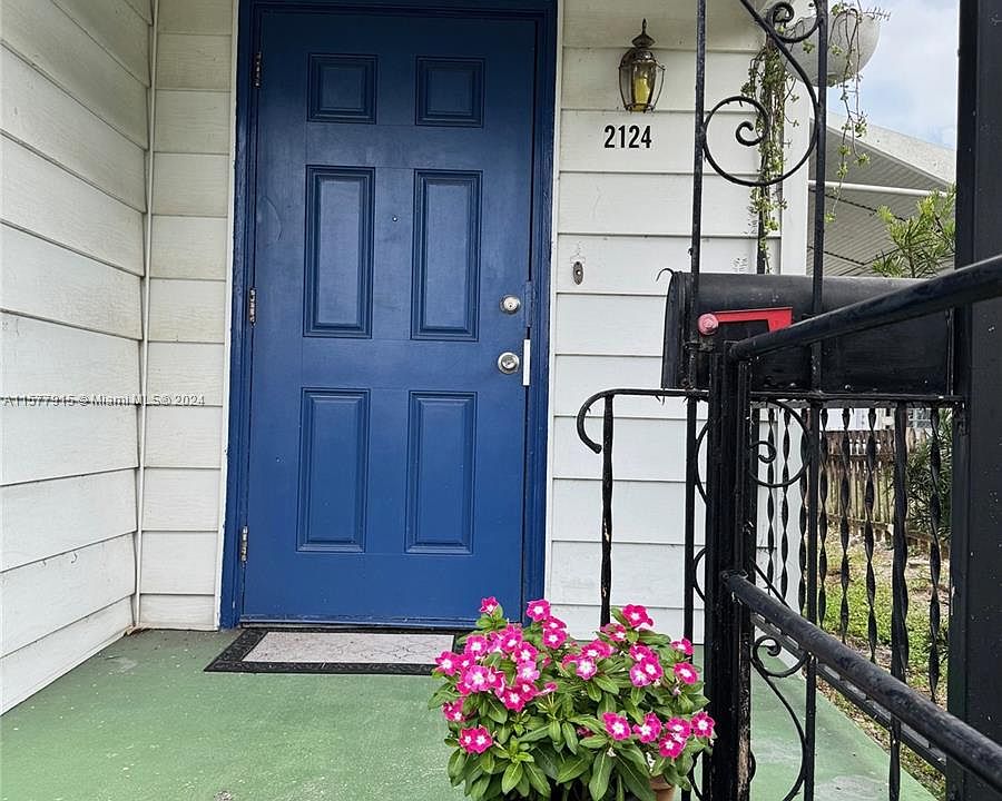 1st image of 2124 Roosevelt St
