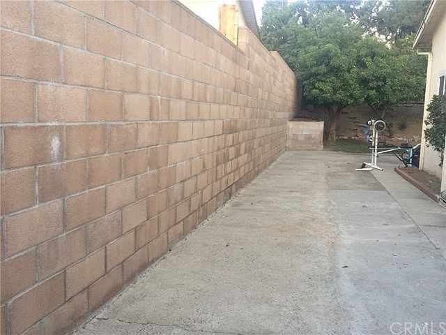 2nd image of 1168 N Grove Ave