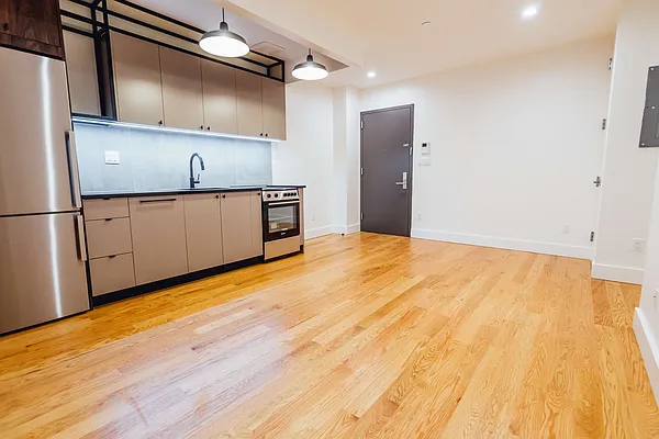 Rented by Nooklyn NYC LLC | media 95