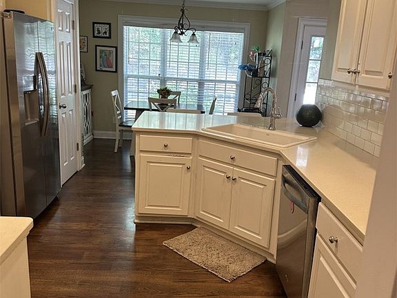 5th image of 1866 Shadow Bend Ln