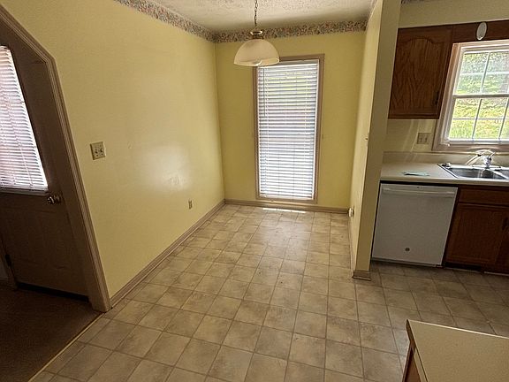 5th image of 536 Link Rd