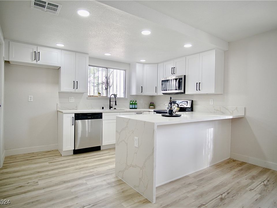 1st image of 3253 Savalli St Unit B