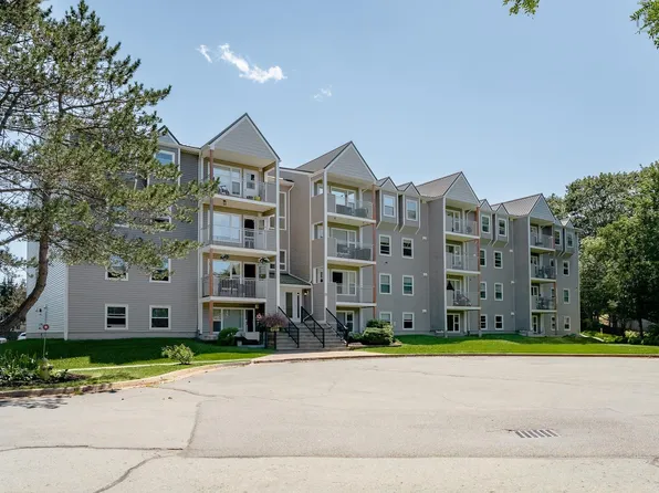 51 River Ln #303, Halifax, NS B4A 3Y8