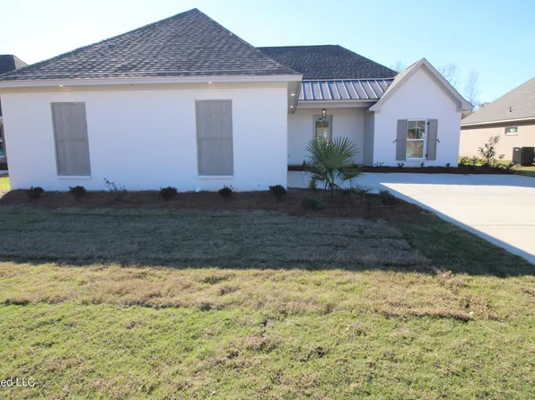 104 Waverly Dr, Florence, MS 39073