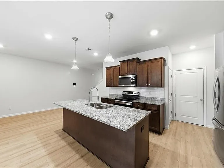 4526 Fillmore Trl — Photo 10