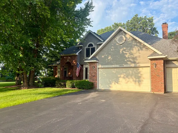 1809 Elm St, Spring Grove, IL 60081