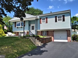 537 Lexington Ln, Norristown, PA 19403