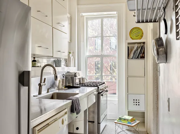 294 Hicks Street image 6 of 12