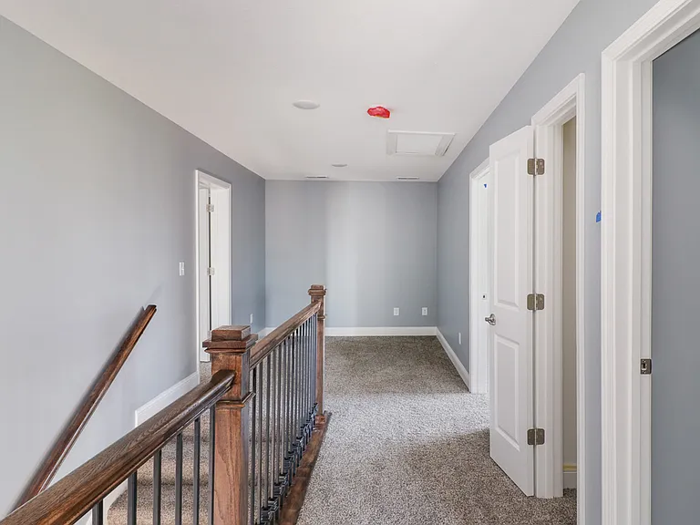 760 Kristin Dr — Photo 22