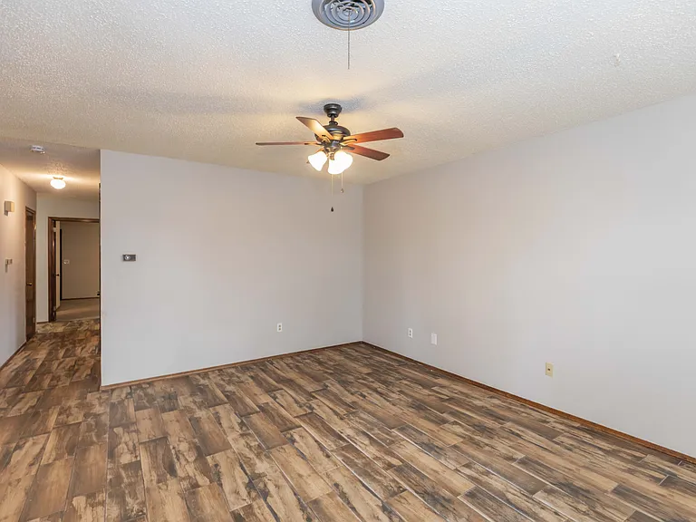 1950 Howard Dr #1950 — Photo 2
