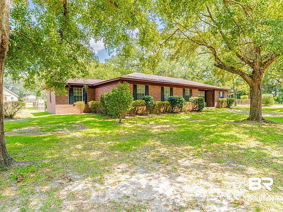2nd image of 302 Littles Ln