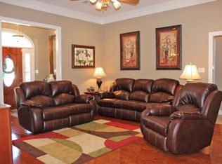 13 Cresent Ridge Dr, Hattiesburg, MS 39402