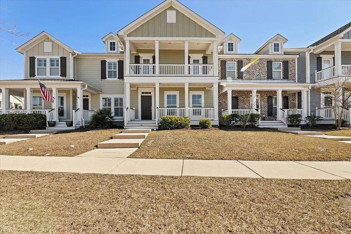 3 bed, 2.5 bath, 1706 sqft, $3,395 — Photo 1