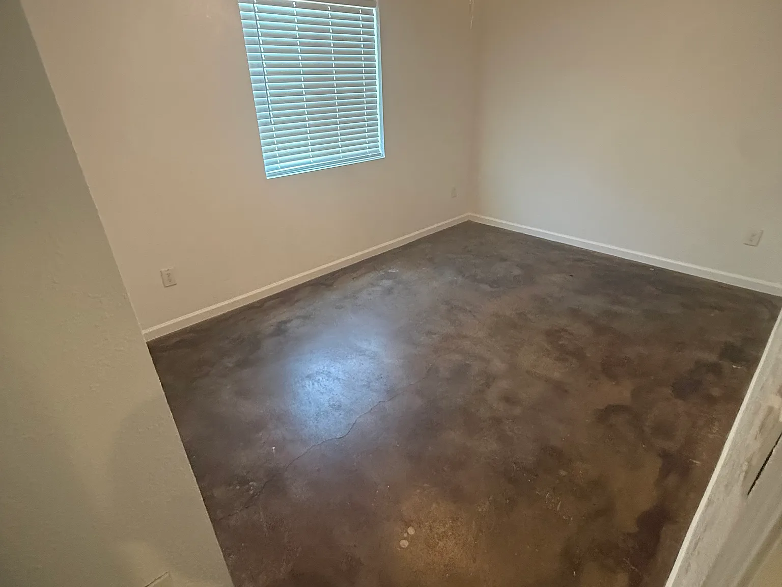 2 bed, 735 sqft, $1,200 — Photo 2