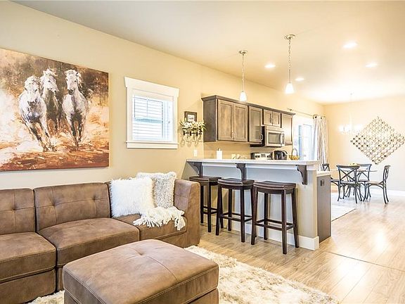 3rd image of 1618 Hidden Cove Ln