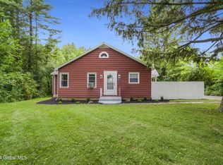 621 Swaggertown Rd, Glenville, NY 12302