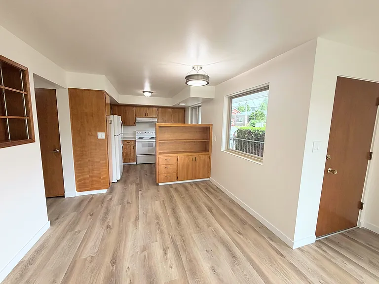 405 Walnut St #1 — Photo 6