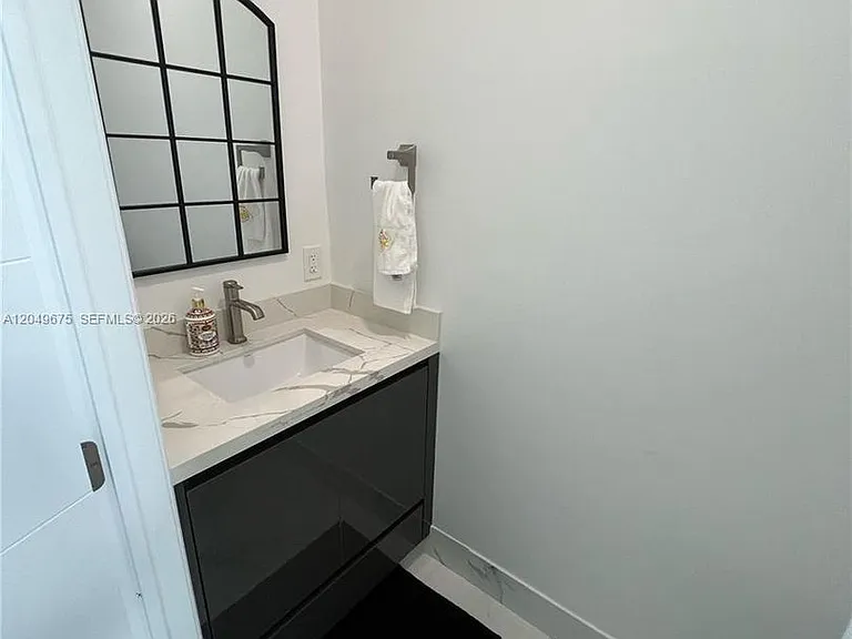2342 McKinley St #Townhouse 3 — Photo 5