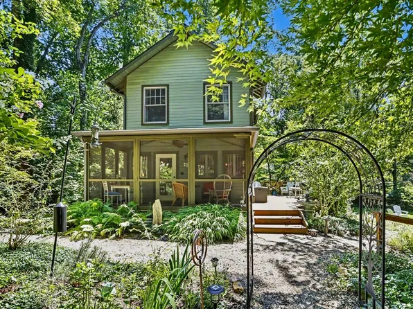 6650 Pine Ln, Sawyer, MI 49125